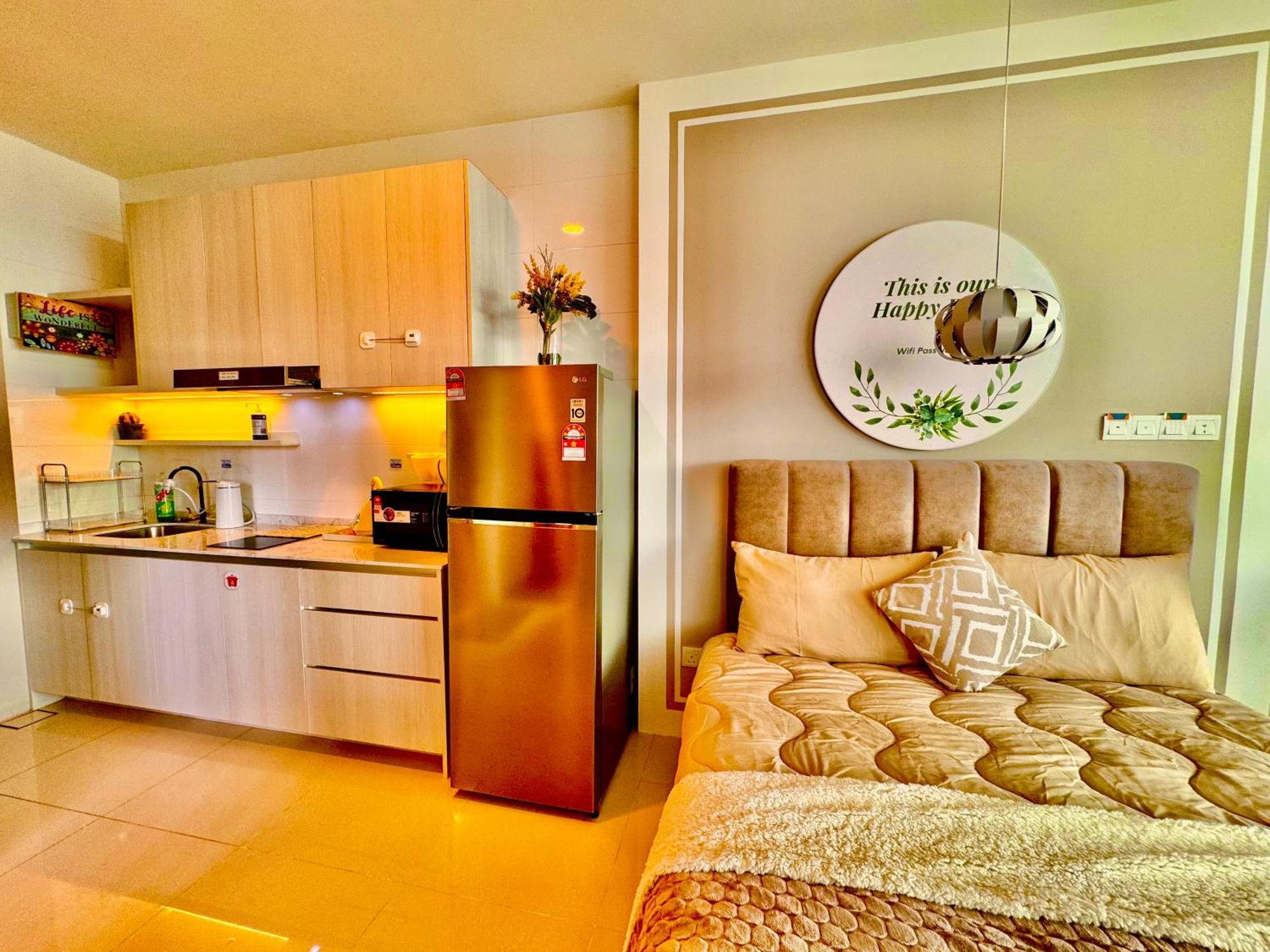 Riverine Kuching Luxury 4Pax With Balcony Facing Waterfront View Dış mekan fotoğraf
